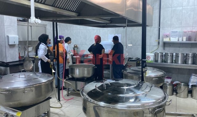 Turgutlu'daki taşımalı öğrencilerin yemeği Zübeyde Hanım'ın mutfağından