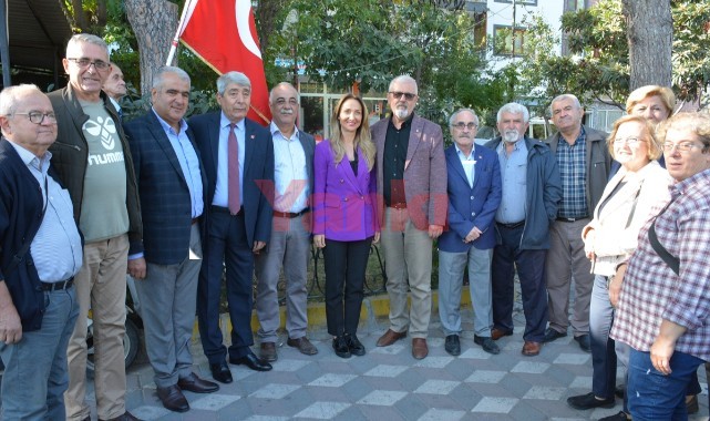 CHP'li Nazlıaka, Soma'da madenci yakınlarıyla buluştu