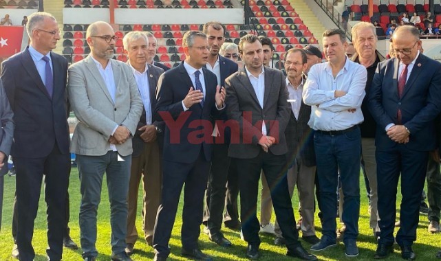 CHP'li Özel ve Başevirgen'den Turgutluspor'a ziyaret