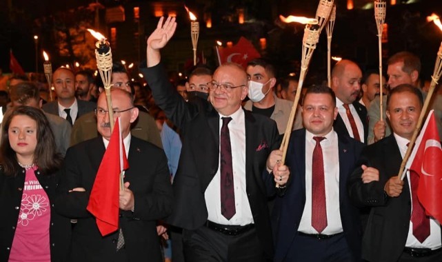 Manisa'da Cumhuriyet Coşkusu Fener Alayı ve Konserler ile Taçlanacak
