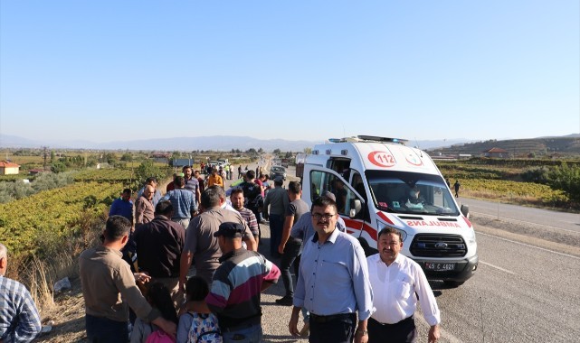 Öğrenci servisinin devrilmesi sonucu 11 kişi yaralandı