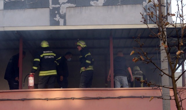 Sağlık ocağının jeneratöründe çıkan yangın panik yarattı