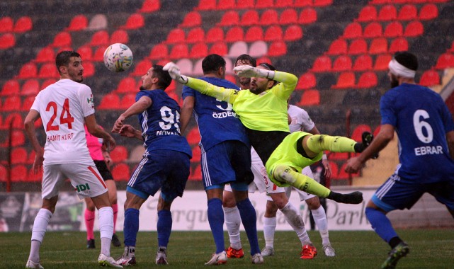 Turgutluspor evinde Ayvalıkgücü Belediyespor'a teslim oldu: 0-1