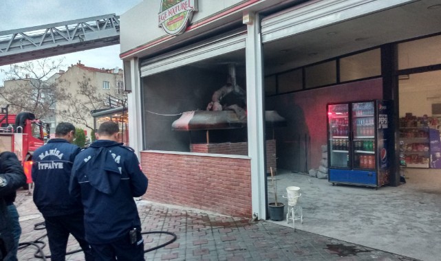 İş yerinde yangın panik yarattı
