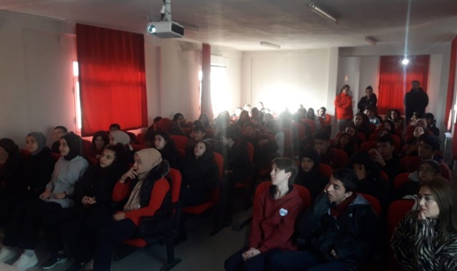 Lise öğrencilerine 'Teknoloji Bağımlılığı ve Siber Zorbalık' eğitimi