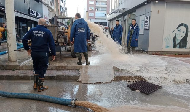 Manisa Büyükşehir İtfaiyesi Afet Bölgesinde