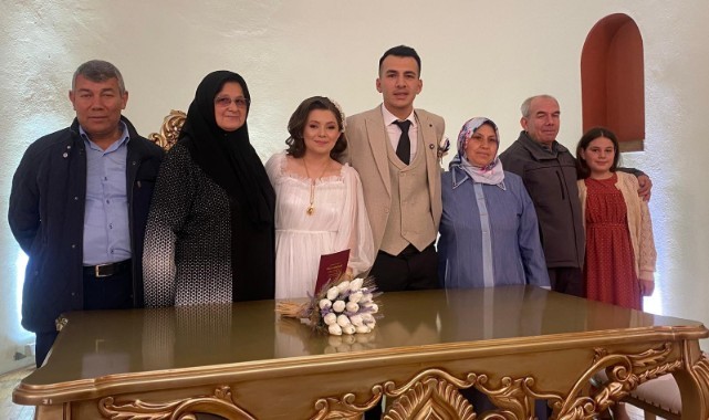 Sultan ve Hüsnü'nün mutlu günü