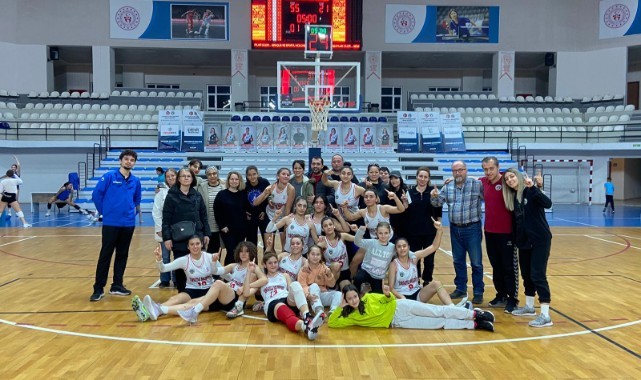 Turgutlu Belediyespor U-18 Genç Kızlar Namağlup Manisa Şampiyonu