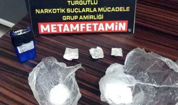 Turgutlu'da uyuşturucu operasyonu: 2 gözaltı