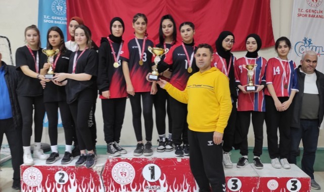 Zübeyde Hanım MTAL okul sporlarına ambargo koydu!