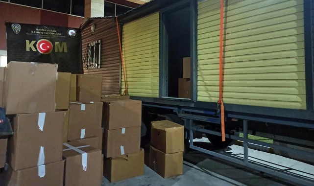 Ahmetli'de TIR'da 10 milyon 375 bin kaçak sigara ele geçirildi