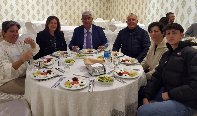Müdürlüğü öğrencisine teslim etti