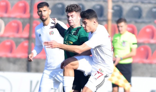 Turgutluspor, Viven Bornova FK'ya yenildi: 2-3