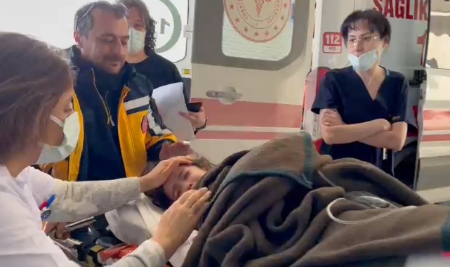 DEPREMZEDE 3'Ü ÇOCUK 4 YARALI MANİSA'YA SEVK EDİLDİ