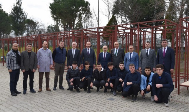 Manisa Deprem Bölgesi İçin Çalışmaya ve Üretmeye Devam Ediyor