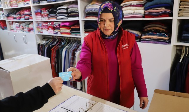 Turgutlu Belediyesinden "Dosteli" aracılığıyla depremzedelere destek