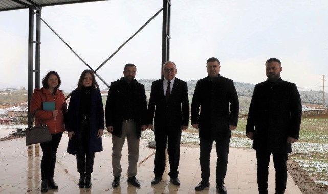 37 kırsal mahallede 24 bin metrekarelik parke taşı döşendi