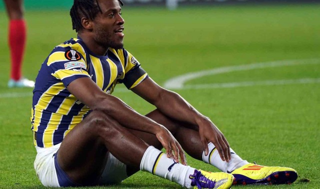 Batshuayi oyuna devam edemedi