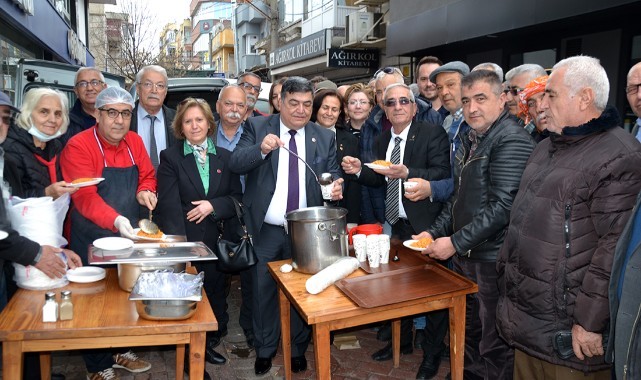 CHP şehitler anısına bulgur pilavı ve hoşaf dağıttı