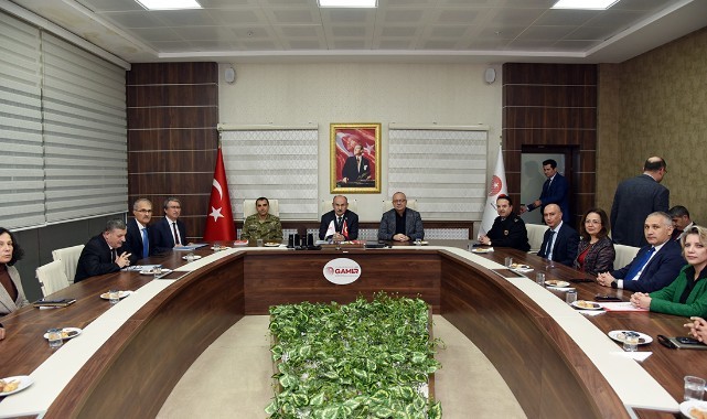 Deprem bölgesi için Ramazan kolisi yardım kampanyası başlatıldı