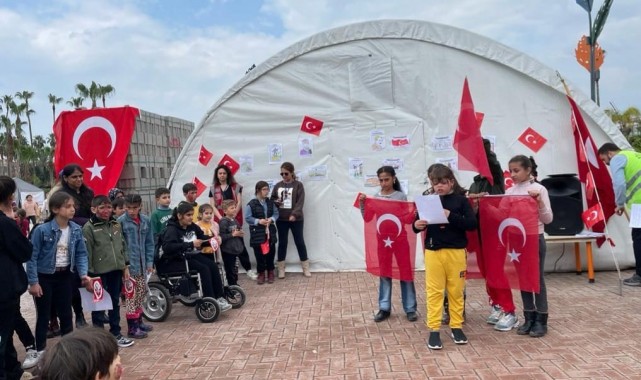Deprem bölgesindeki öğretmen ve öğrenciler 18 Mart'a özel program hazırladı