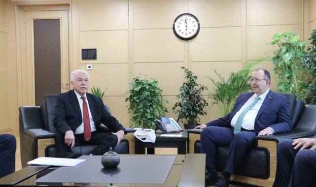 Doğu Perinçek YSK'ya cumhurbaşkanı adaylık başvurusu yaptı