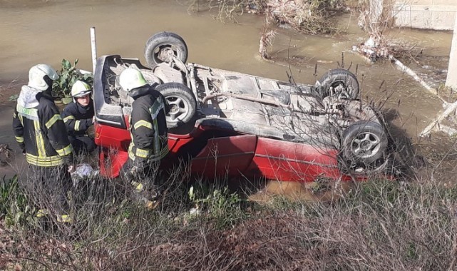 Köprüden çay yatağına uçan otomobilin sürücüsü yaralandı