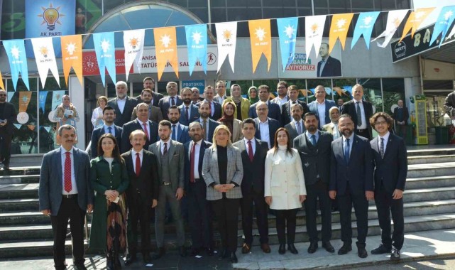 Manisa AK Parti'de temayül yoklaması yapıldı