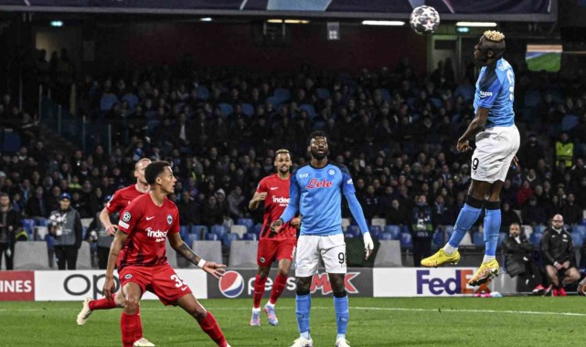 Napoli, Şampiyonlar Ligi'nde ilk kez çeyrek finalde