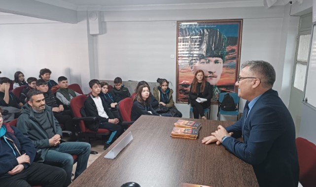 ŞADİ TURGUTLU ORTAOKULU'NDA KARİYER GÜNLERİ