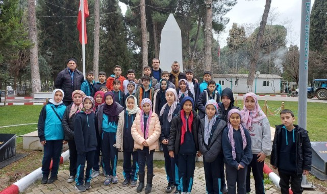 Şadi Turgutlu Ortaokulu'ndan şehitlik ziyareti