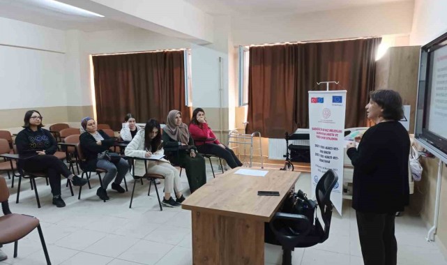 Sarıgöl'deki 5 öğrenci Almanya'da yaşlı ve hasta bakım stajı yapacak