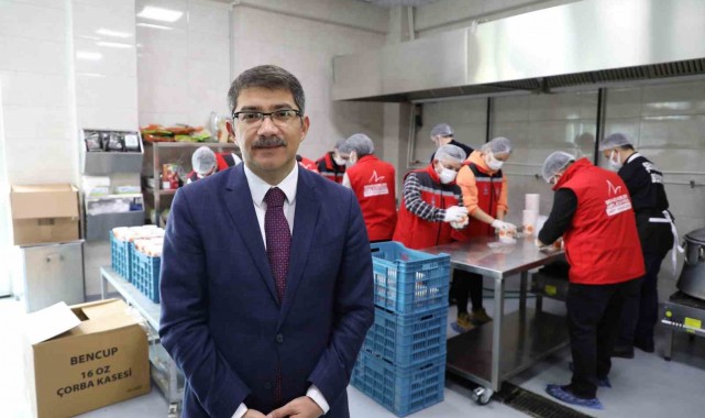 Şehzadeler hem yaşlılarını hem de depremzedeleri unutmuyor