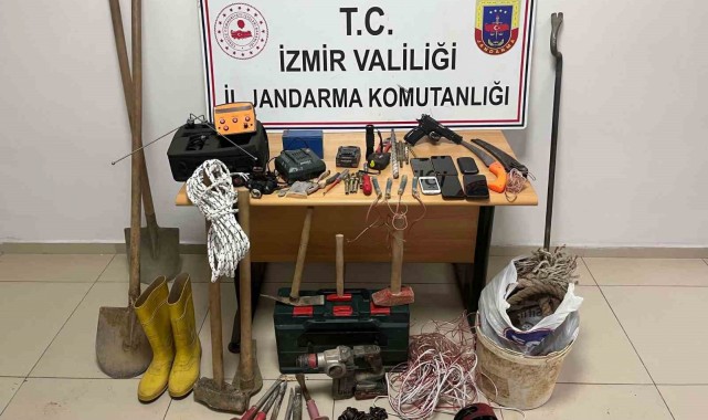 Tire'de kaçak kazı yapan 7 kişiye suçüstü
