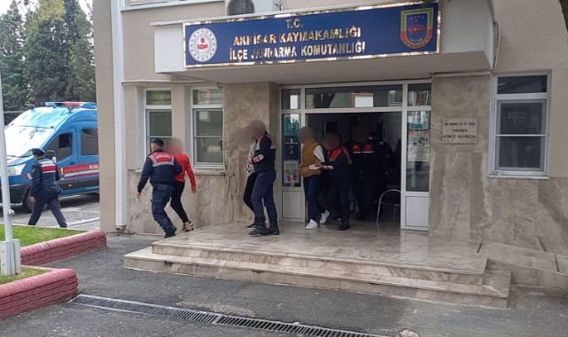 Akhisar'da kökünü kurutma operasyonu: 25 gözaltı