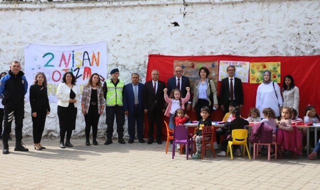 Atatürk İlkokulu'nda 'Dünya Otizm Farkındalık Günü' etkinliği