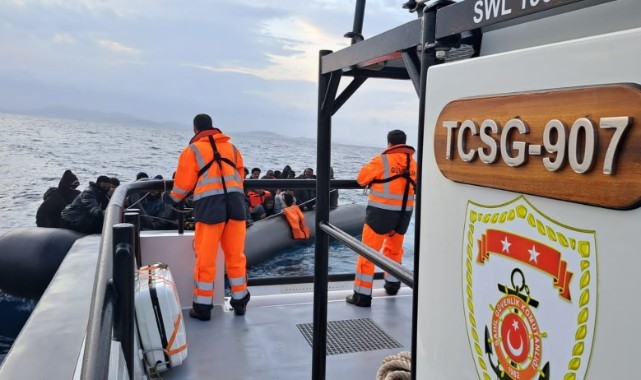 Ayvalık açıklarında 59 düzensiz göçmen kurtarıldı