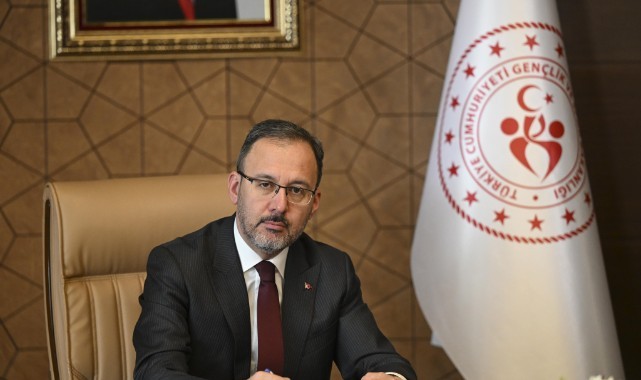 Bakan Kasapoğlu, Türkiye'nin Euro 2028 ve 2032'ye adaylık dosyasını imzaladı 