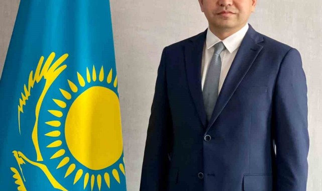 Bakü'ye Türkiye'den Kazak elçi