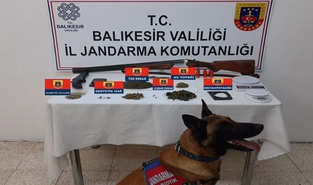  Balıkesir'de jandarmadan uyuşturucu operasyonu   