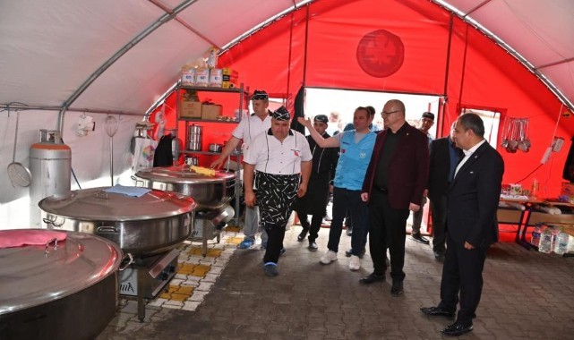Başkan Ergün Afet Bölgesi'nde Görev Yapan Personel ve Gönüllüler ile Buluştu
