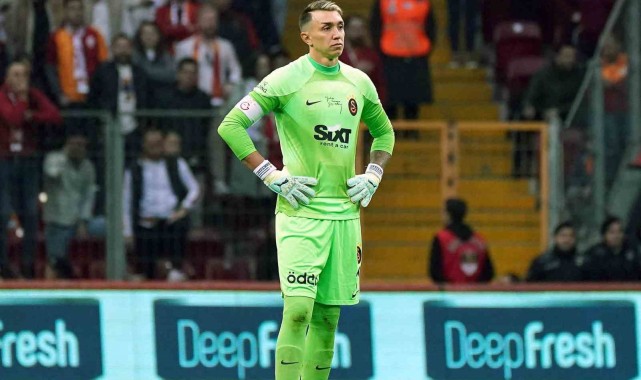 Beşiktaş derbilerinin en deneyimlisi Fernando Muslera