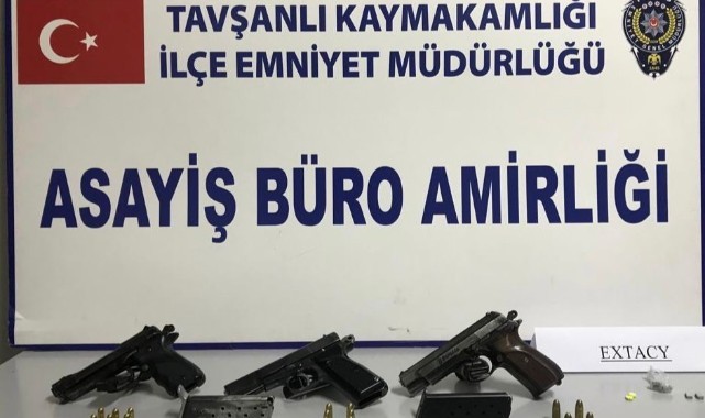 Çocuğa uyuşturucu satmaya çalıştılar   