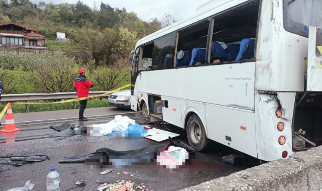 D-650'de feci kaza: 2 ölü, 8 yaralı  