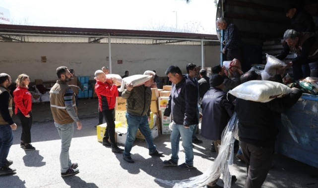 Deprem bölgesine yardımlar devam ediyor