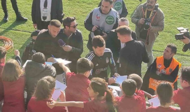 Depremzede çocuklar, Ümraniyespor - Beşiktaş maçında ağırlandı