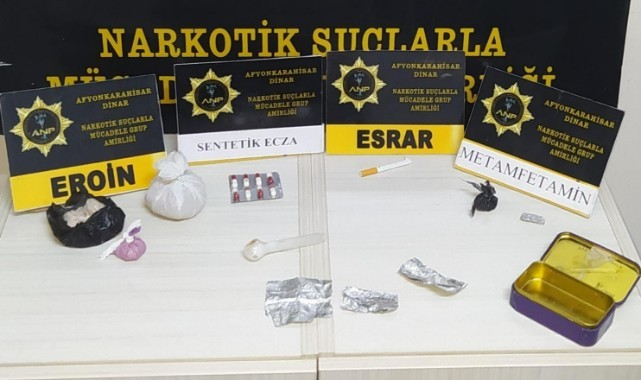 Durdurulan otomobil zehir deposu çıktı
