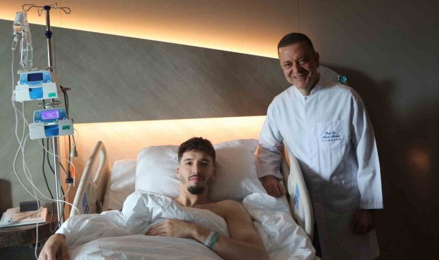 Fenerbahçe'de Altay Bayındır ameliyat oldu