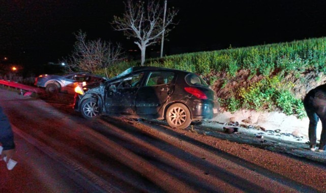 Gaziantep-Kilis karayolunda zincirleme trafik kazası: 1'i polis 2 ölü, 4 yaralı