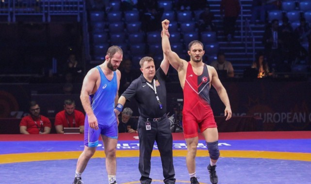 İbrahim Çiftçi, Avrupa Güreş Şampiyonası'nda bronz madalya kazandı   